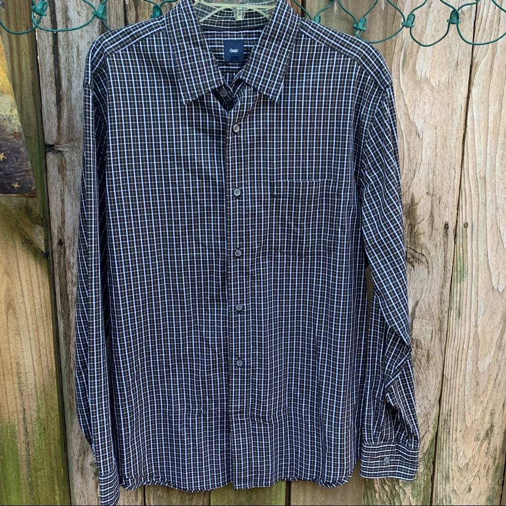 - GAP, long sleeve button down, casual checkered shirt size Large, brown/b…